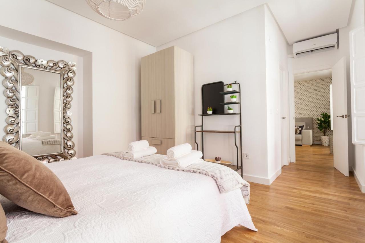 Green-Apartments San Francisco Севиля Екстериор снимка