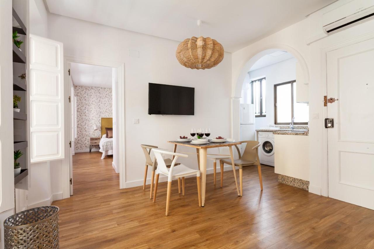 Green-Apartments San Francisco Севиля Екстериор снимка